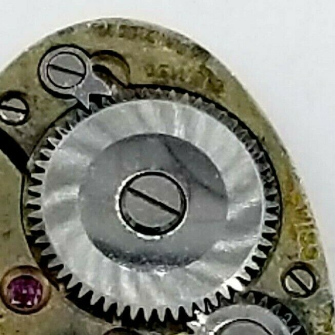 Antique Deco Warwick Swiss 17 Jewel Wrist Watch Movement 25 mm x 14.5 mm #M60