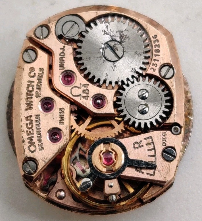 Vintage Omega Cal. 484 17 jewel watch movement runs For Repair