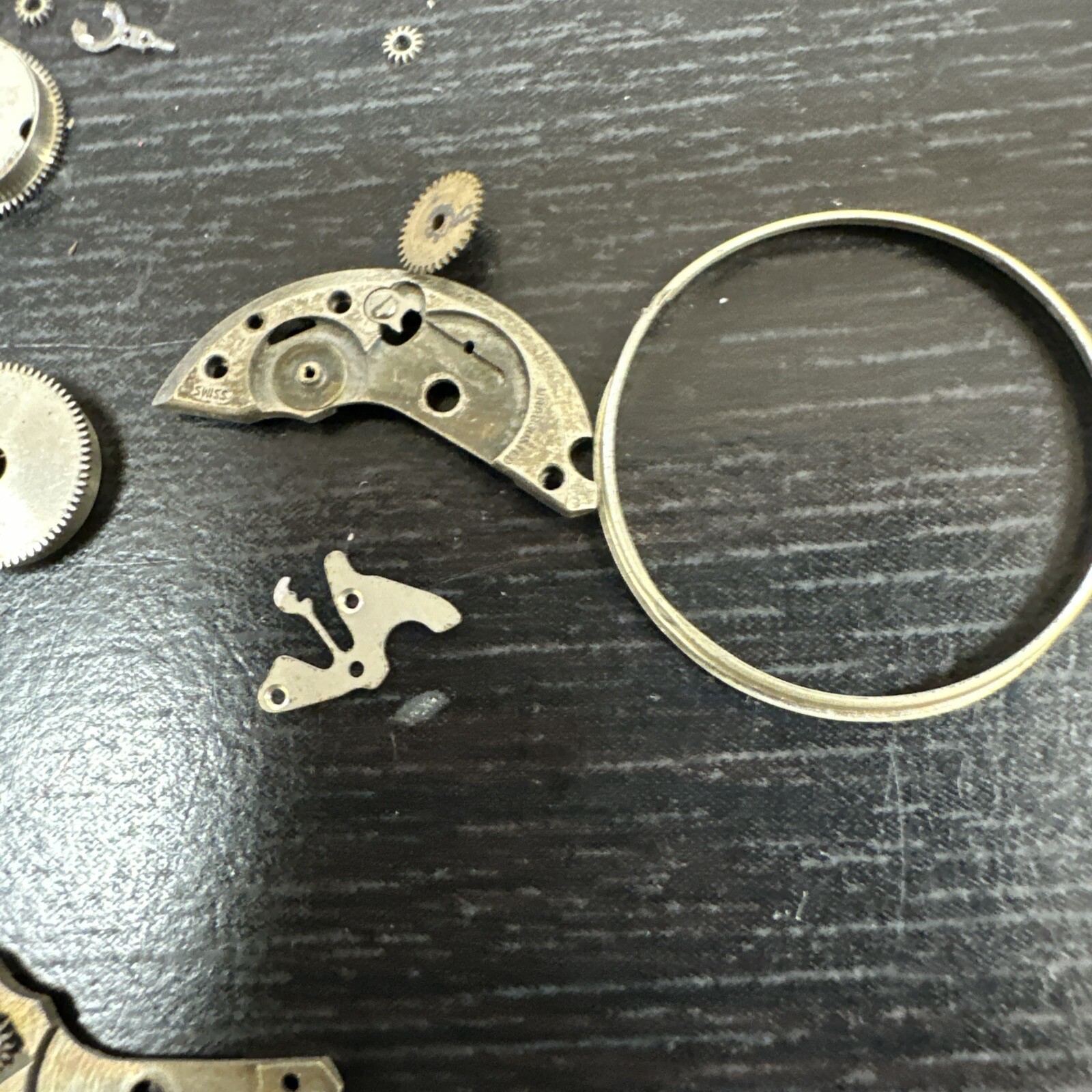 Vintage Bulova 1945 10BA 17 jewel wrist watch movement For Parts And Repairs