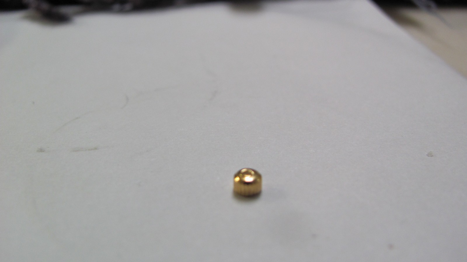 OMEGA STEEL OR YELLOW SCREW DOWN CROWN O69ST42132 3.05X2.0MM FACTORY NEW