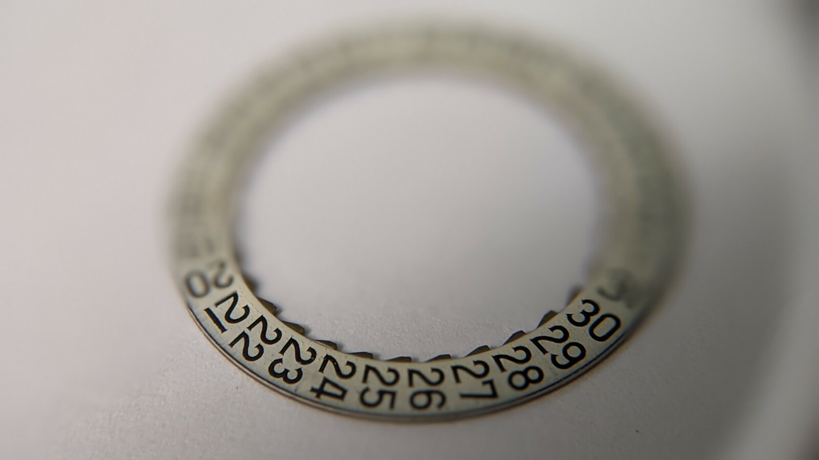 Lecoultre K866 date disk good condition, pre-owned for watch repair/parts
