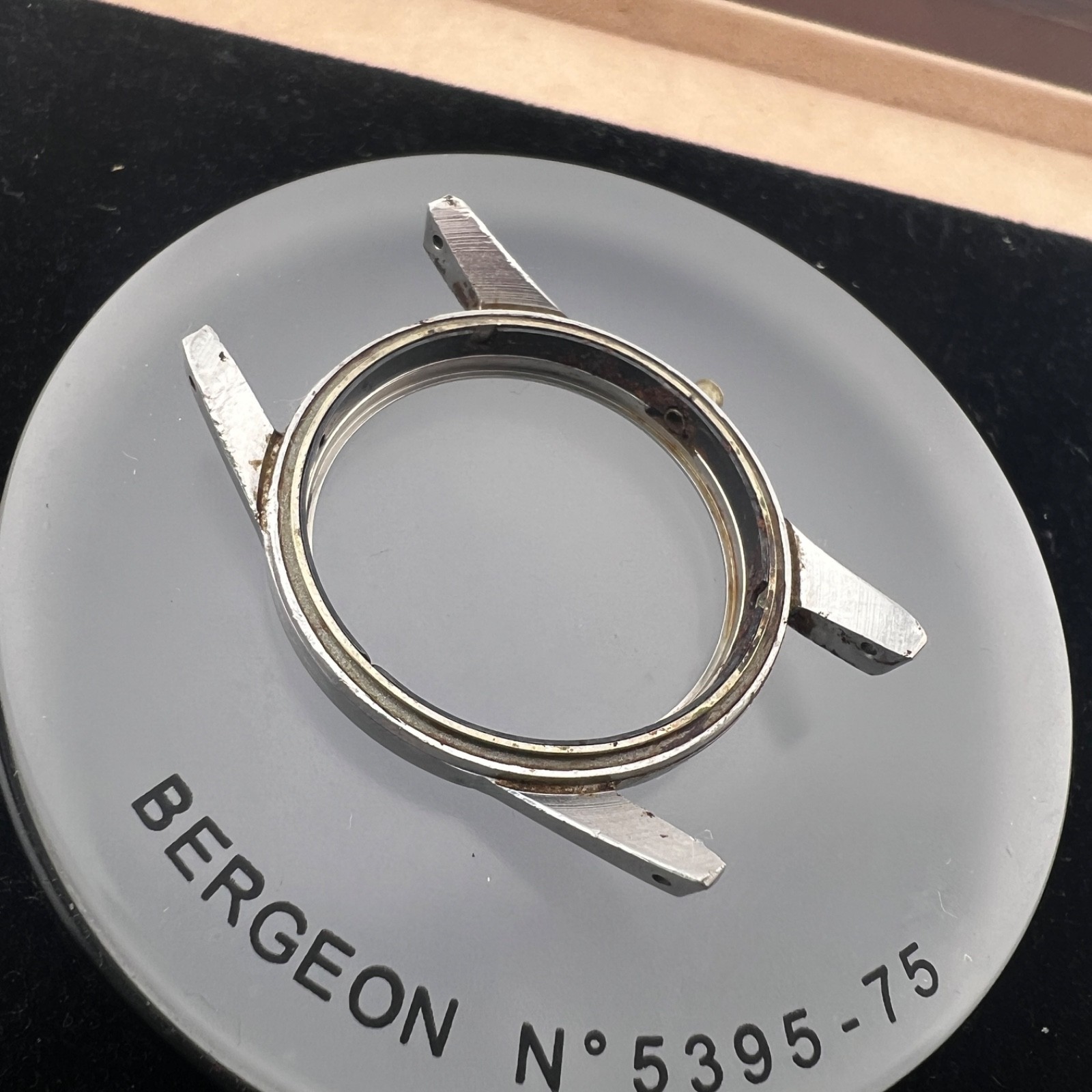 Universal Enversteel Watch Case 33mm 1102876 – 212202