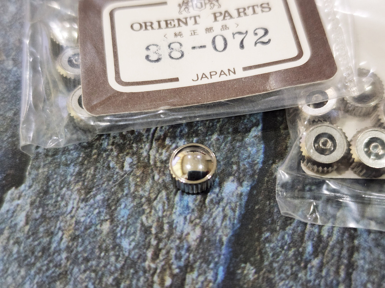 NOS ORIGINAL CROWN ORIENT AUTOMATIC KING DIVER KD SK WD 38-072 PRICE FOR 1 CROWN