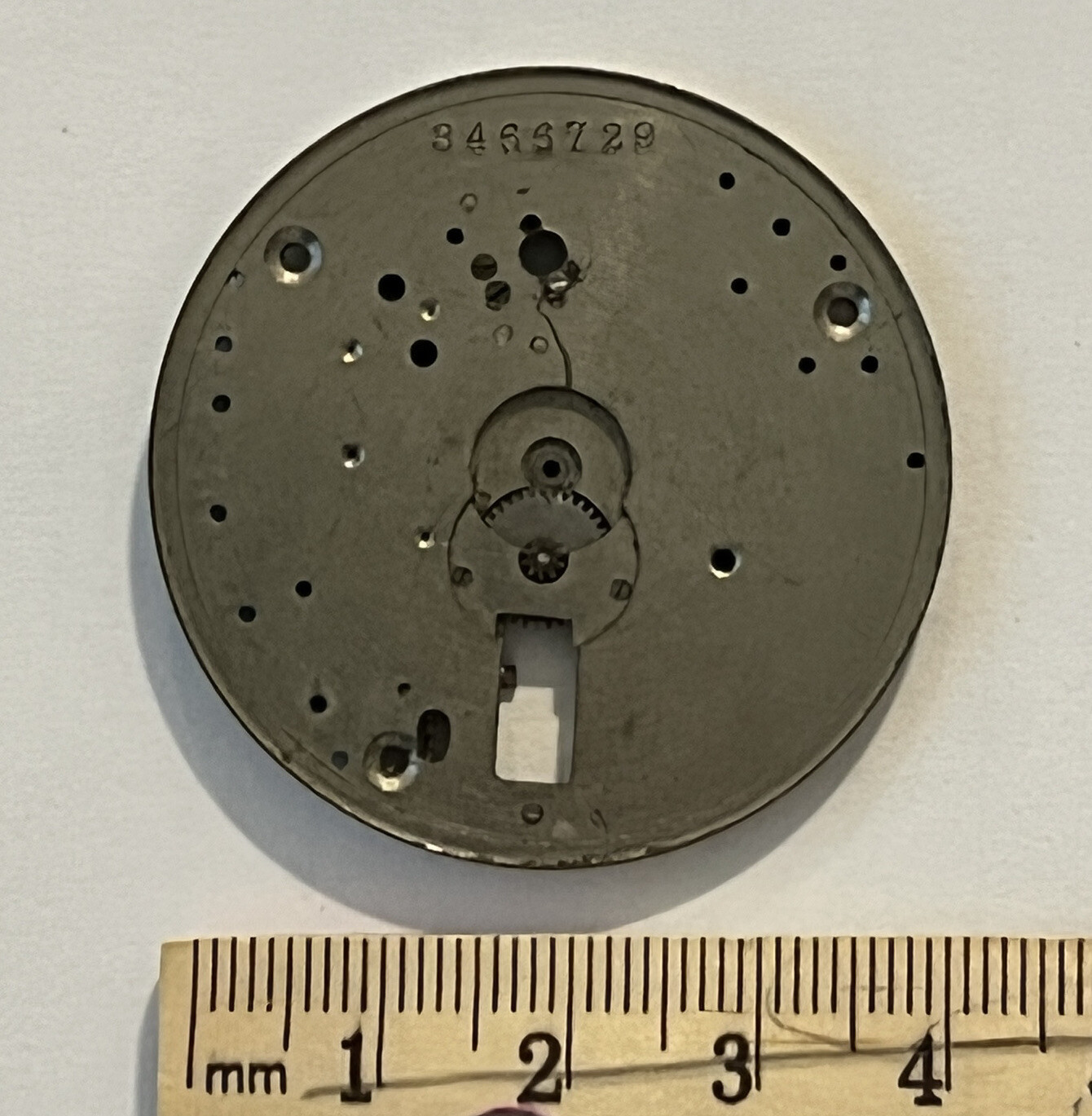 UNKNOWN VINTAGE INTERNAL WATCH MOVEMENT MECHANISM PART SERIAL # 3466729