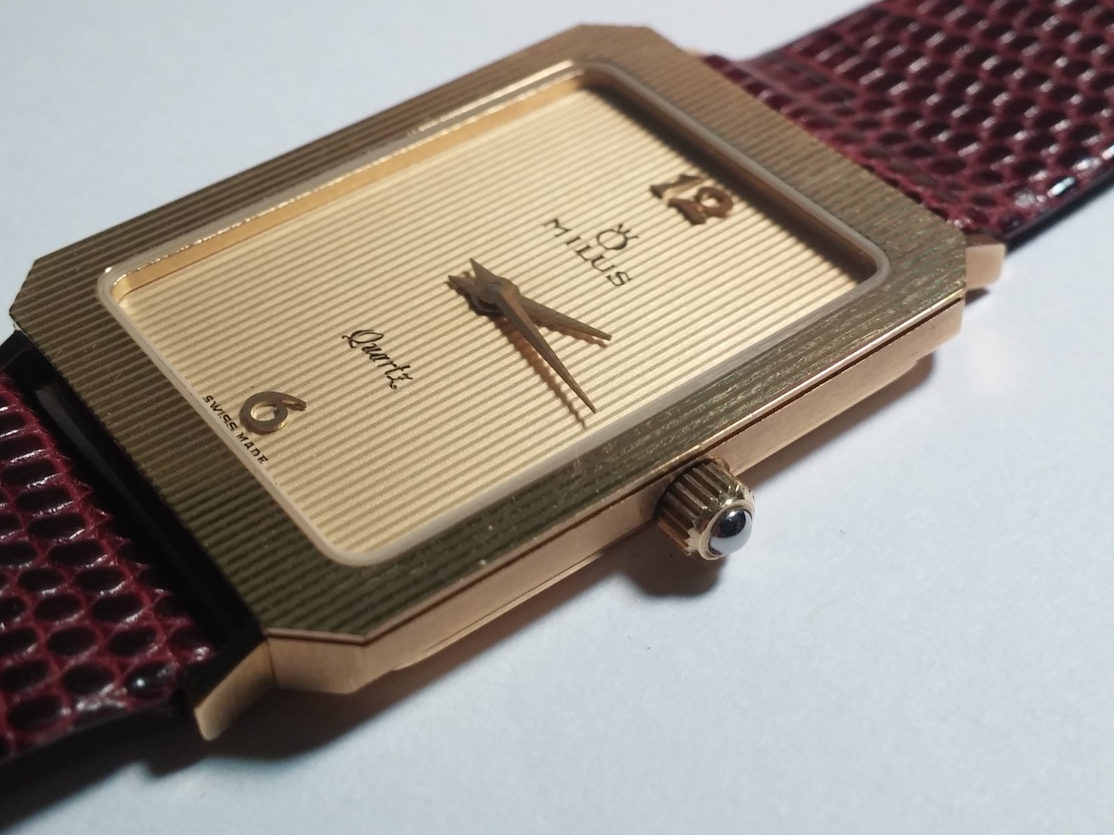 Milus quartz 830.004 yellow/gold watch Lizard Leather 17mm, Swiss Made, engraved