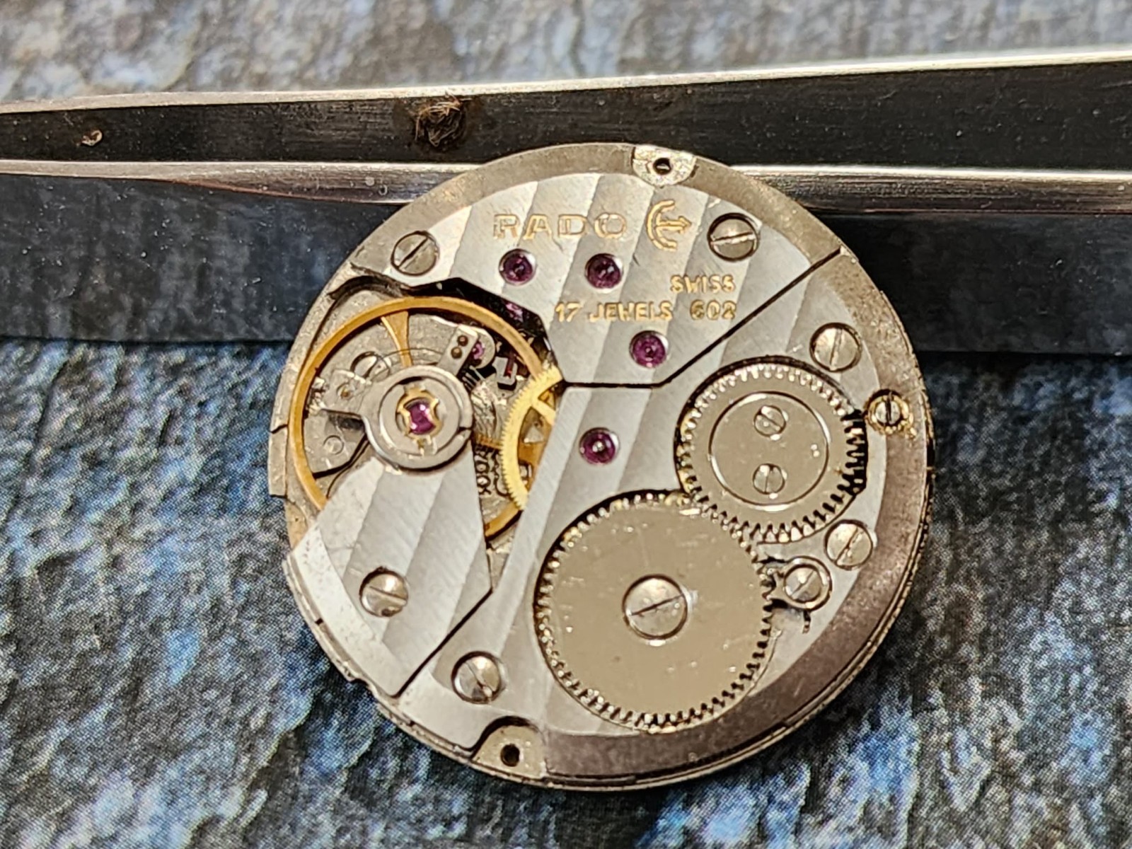 Vintage Rado 602 ( cal. ETA / P7001 7001 Swiss Movement) balance ok for parts.