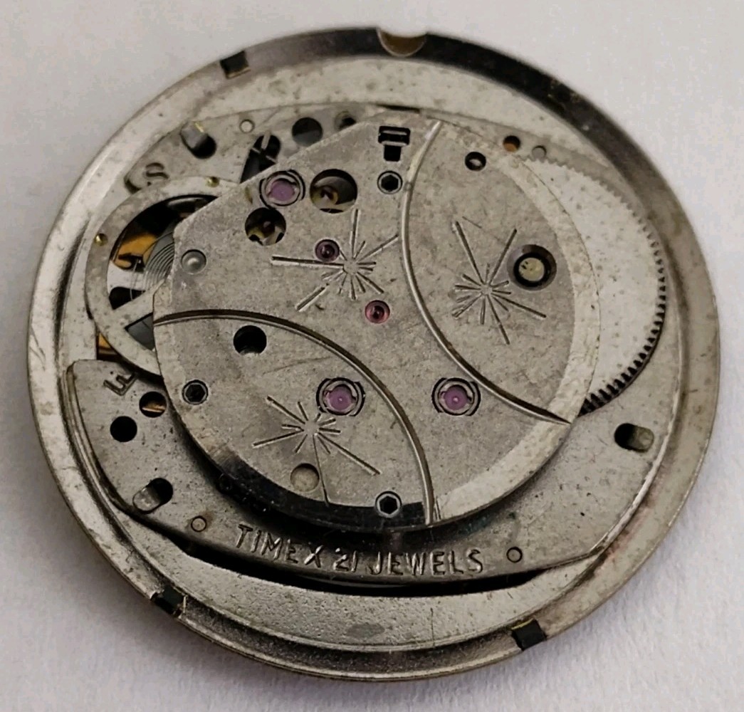 1972 Timex 21J Manual Wind Movement Good Balance 29mm Dial