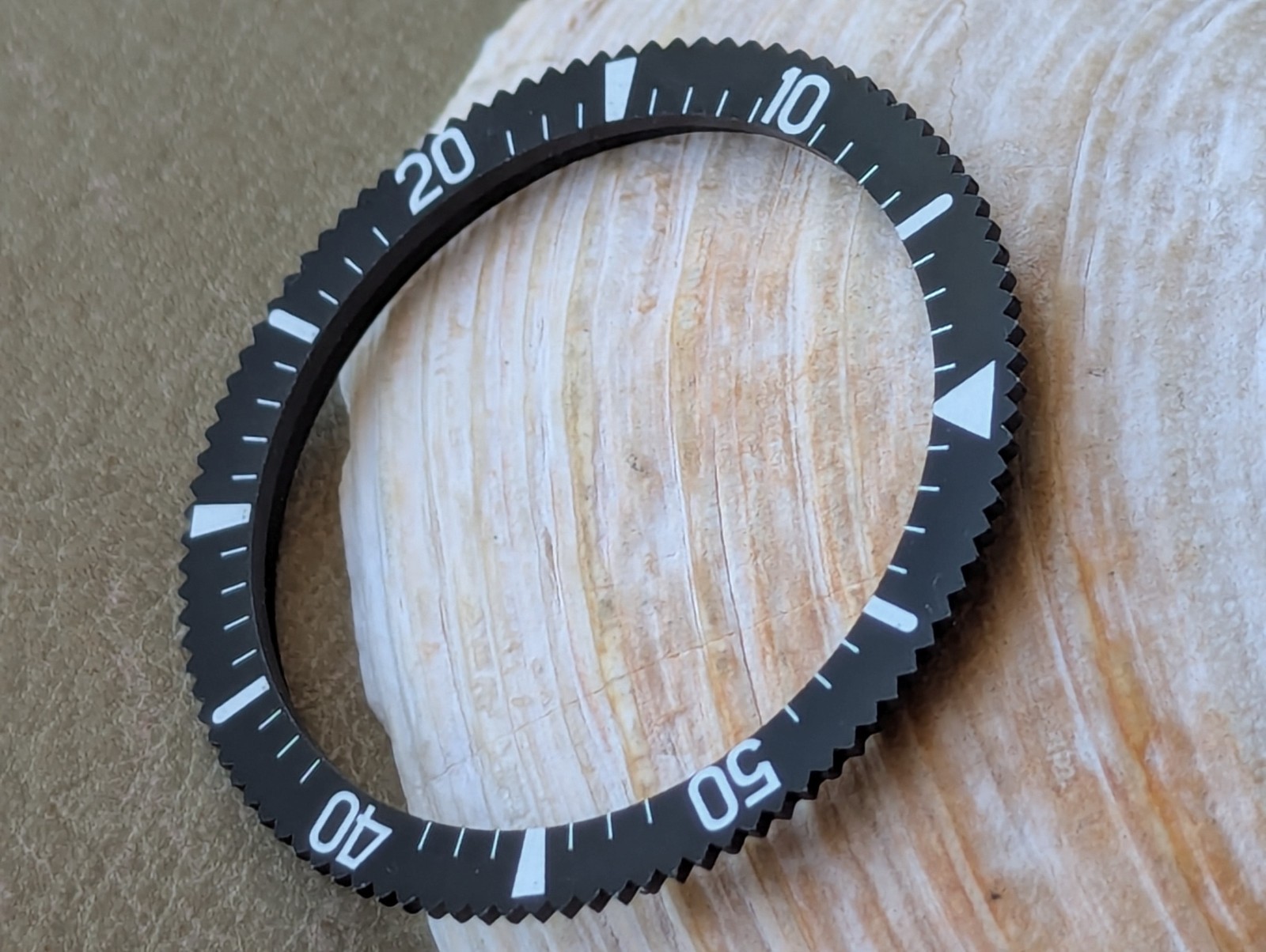 Vintage 1970’s Bulova Caravelle ‘B174’ Diver Countdown BEZEL FOR 7085 CASES ONLY
