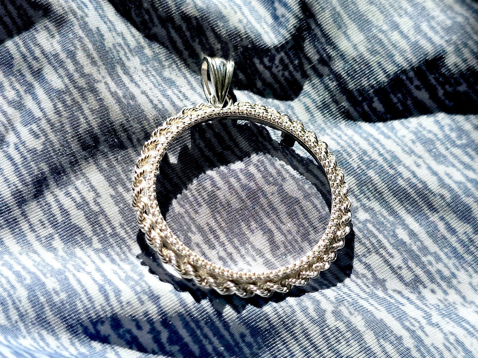 925 Sterling Silver Prong Back Illusion Rope Bezel for 30mm Half Dollar 50 Cents