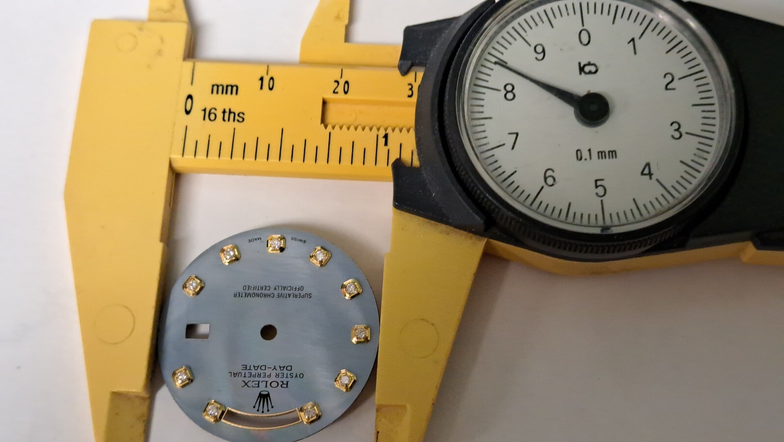 Genuine Vintage Rolex DIAL BLUE MOTHER OF PEARL GOLD Diamonds DAY DATE 28.5mm di