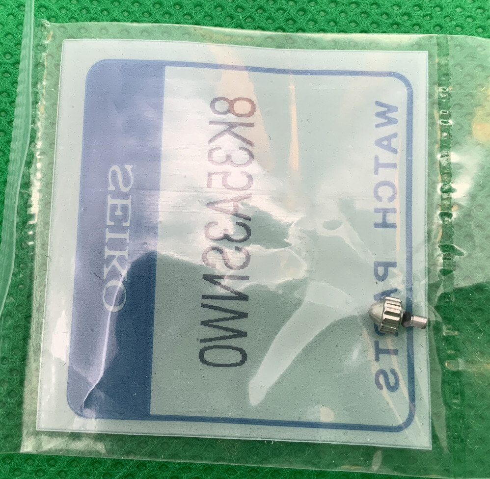 SEIKO crown 8k35a3snw0 Sealed Original New Old Stock. 1e-8k R