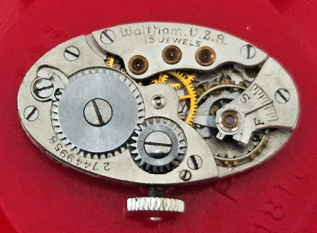WALTHAM 665 6.5L 15J Watch Movement (BALANCE RUNS WHEN ROTATED) lot125