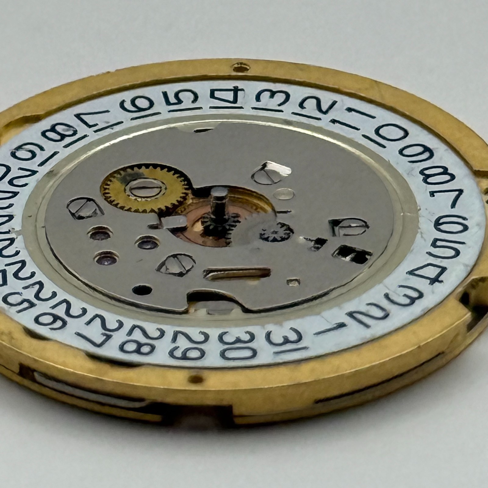 Ronda 1006 Watch Movement Quartz Swiss Date 8 Jewels Vintage Parts Repair 23.8mm