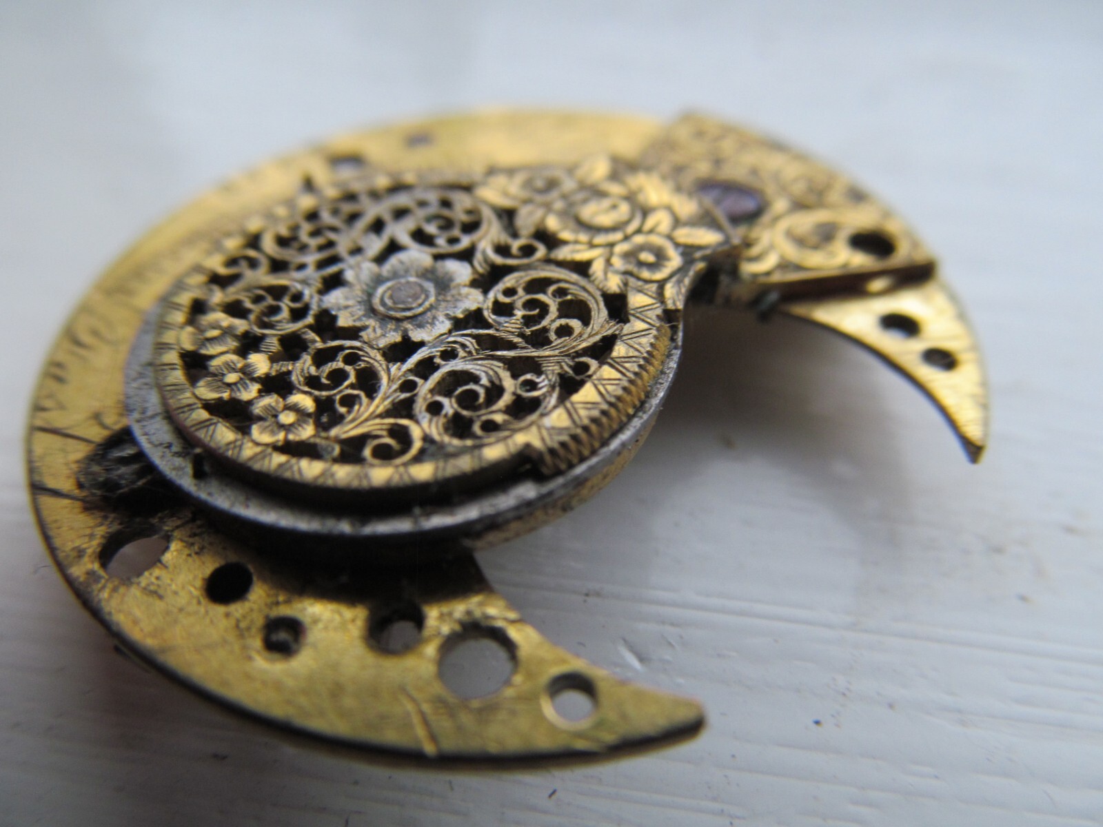 Antique Balance cock. 28mm long. 8g.