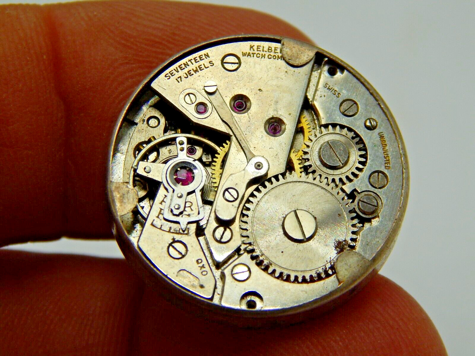 Vintage 17 jewel Gents Kelbert Shockproof WWII era military style watch movement