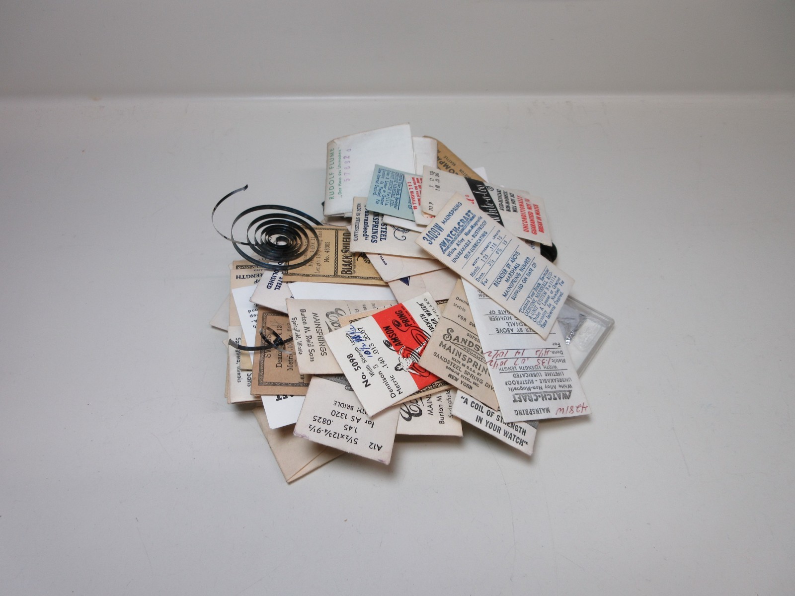 VINTAGE LOT OF 75 WATCH MAIN SPRINGS WATCHMAKER REPLACEMENT PARTS ASSORTED # 11