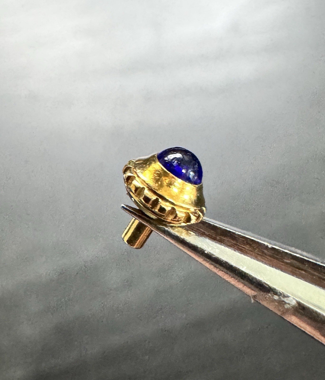Genuine Cartier Crown Gold Plate With Blue Sapphire Stone 4.4 mm Tube 1.6 mm C23