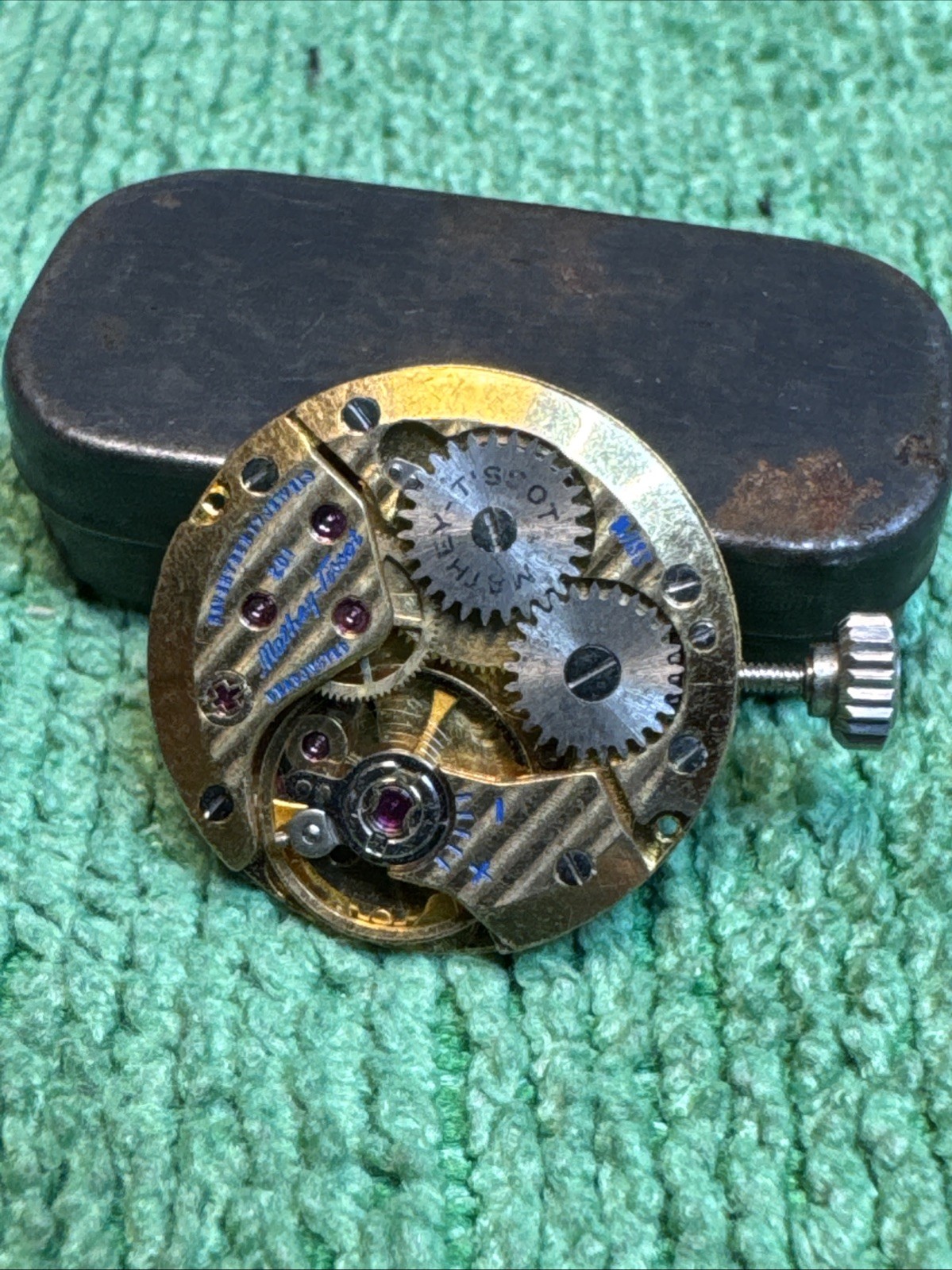 Untested Mathew-Tissot 17J 201 Movement Running Gold Tone For Parts Or Repair
