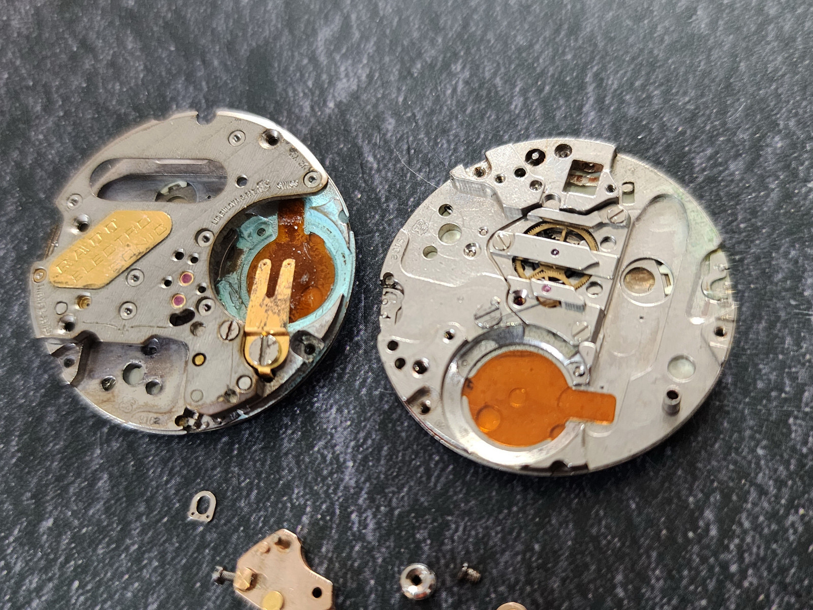 Lot 2 Rado movement electrosonic esa 9162 for Parts