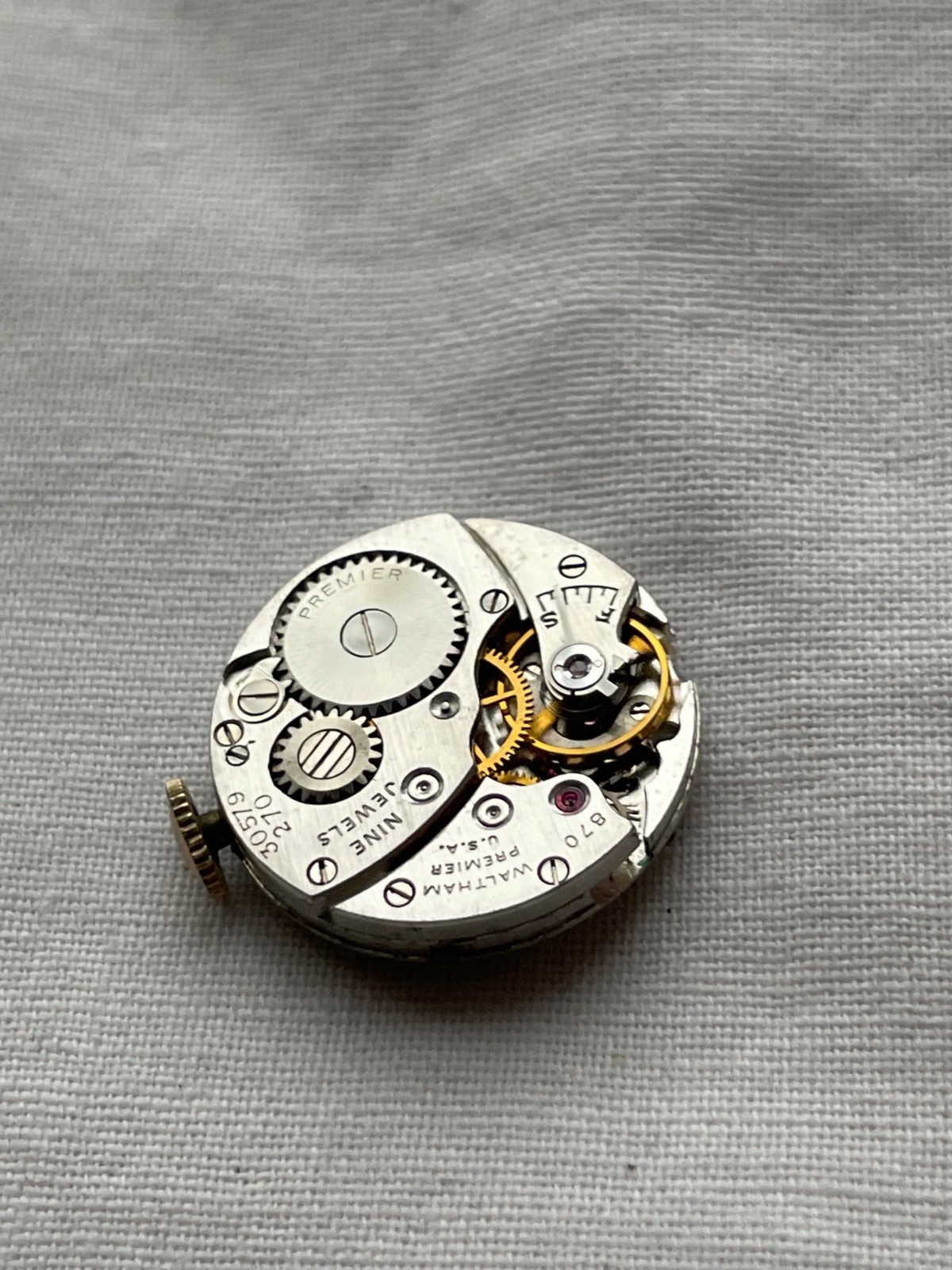 Waltham Premier – movement for women watches RUNS
