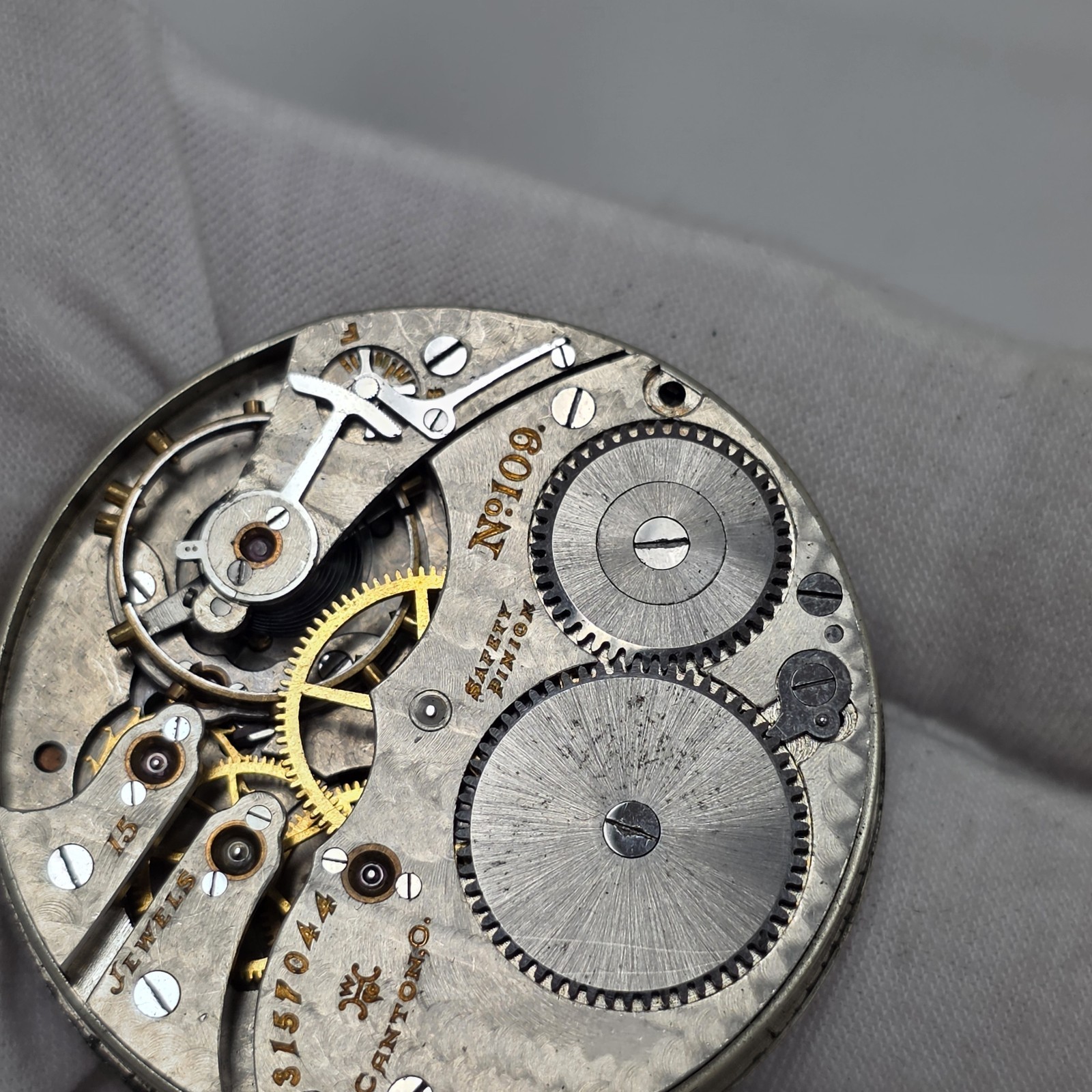 1913 Antique Pocket watch movement Hampden Grade 109 16 size 15 jewel open face