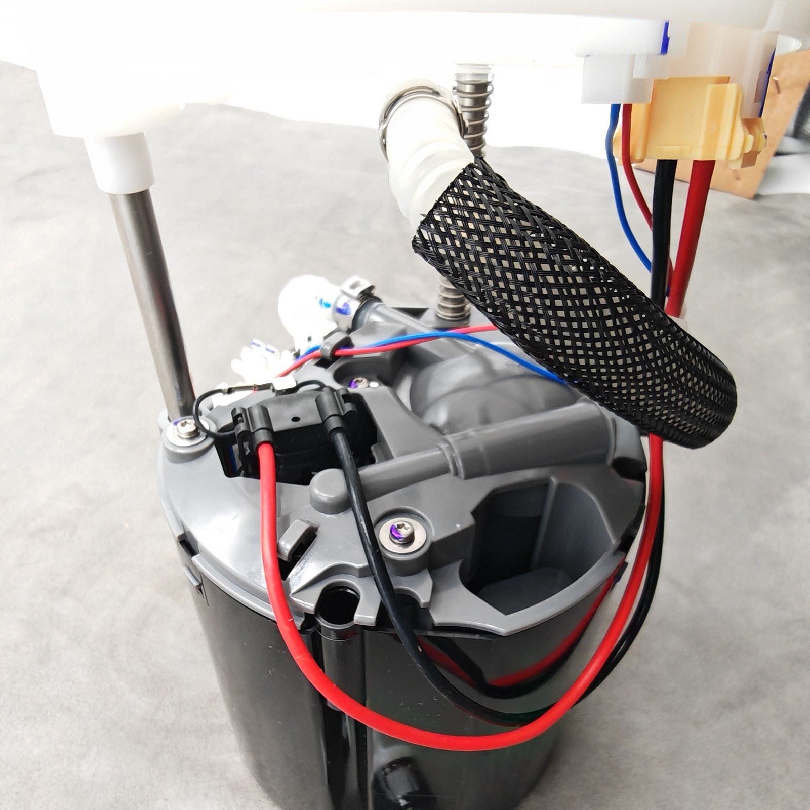 Fuel Pump Unit 670035006 for Maserati Quattroporte Ghibli Levante 3.0T 14-20