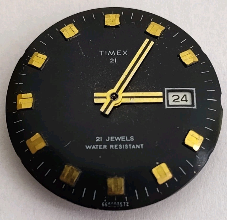1972 Timex 21J Manual Wind Movement Good Balance 29mm Dial