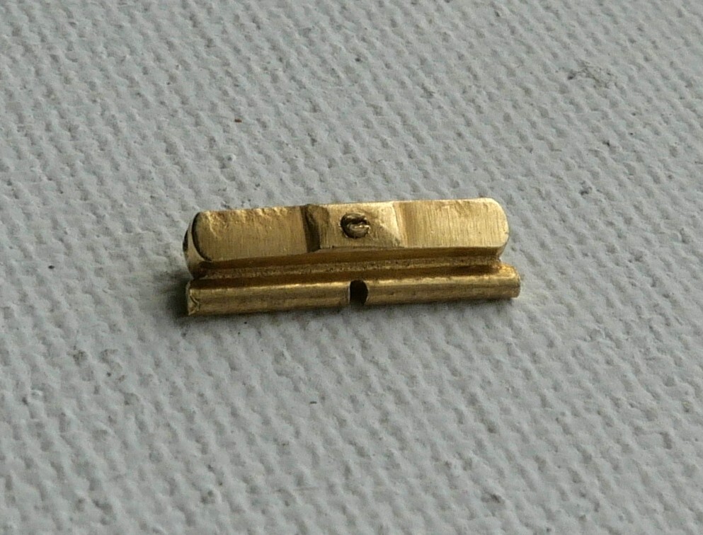 18K YELLOW GOLD PIAGET POLO HALF LINK