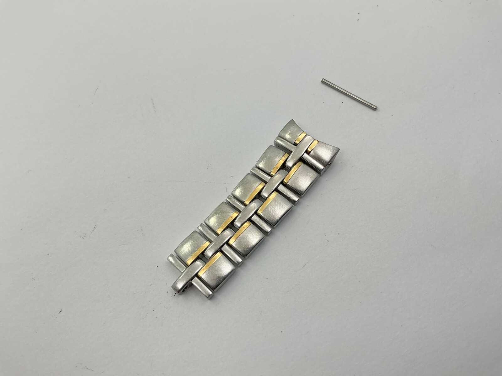 Ladies Raymond Weil 9640 Two Tone Stainless Steel CONTINUOUS Partial Band