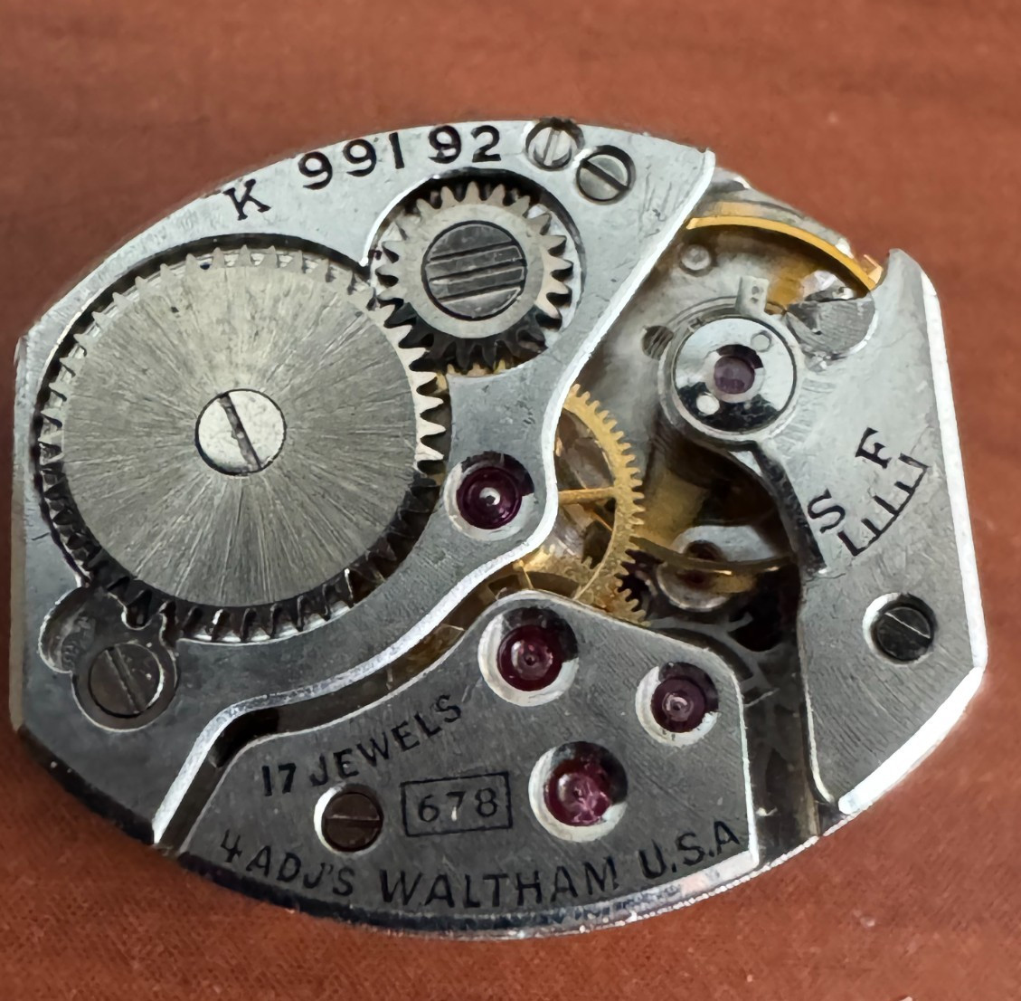 VINTAGE LADIES WALTHAM WRISTWATCH MOVEMENT CAL. 678 RUNS GOOD 17 JEWEL