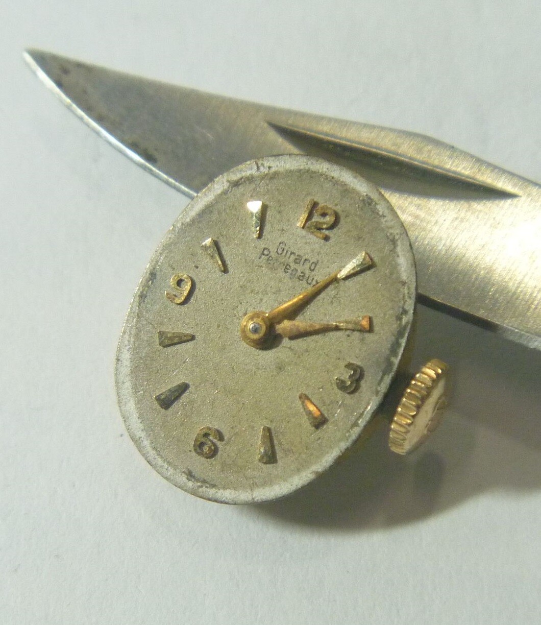 1950s Girard-Perregaux 17 Jewels 5 1/2 Ligne Lds Movement, Dial Hands 4Parts!