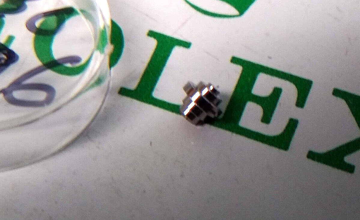 Genuine Rolex 1530 7826 Barrel Arbor, NEW/OPEN, Genuine, for watch repair