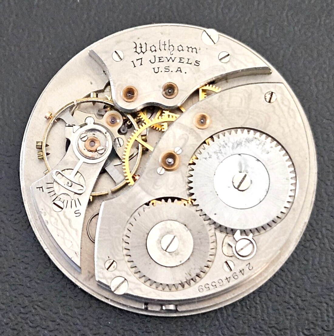 1925 WALTHAM 225 OF 12s 17J WATCH MOVEMENT (BALANCE RUNS WITH ROTATION) LOT.124