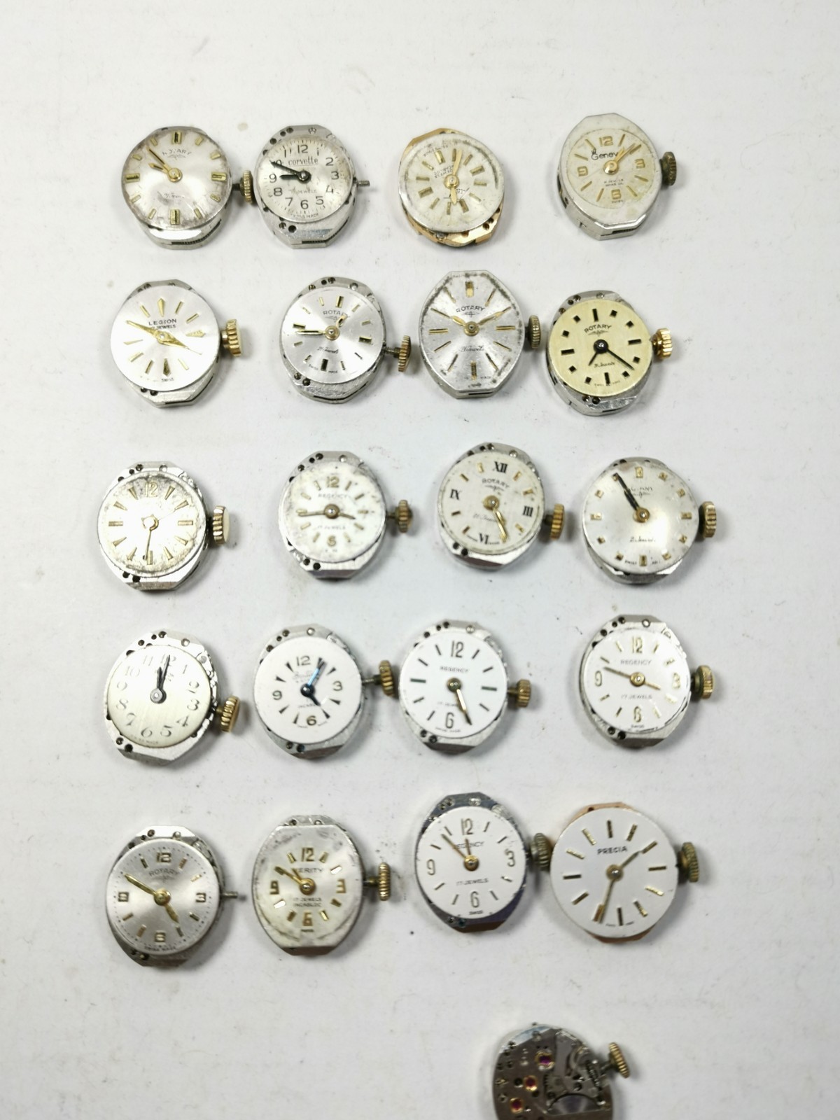 Lot 20 x AS 1677 17 J Cal. AS 1677 Swiss Wristwatch Movement Repair/Parts