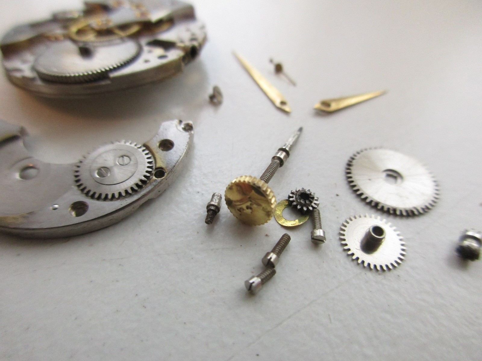 Longines cal. 23Z Swiss disassembled watch movement – balance moves – for parts