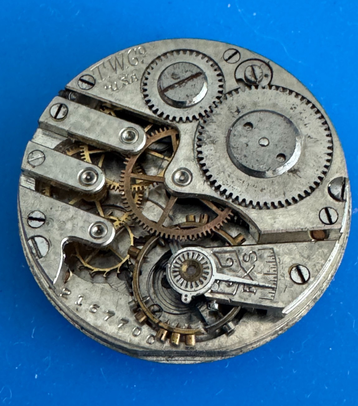 VINTAGE 34.50MM TRENTON FORTUNA POCKET WATCH MOVEMENT NOT RUNNING BAD STAFF