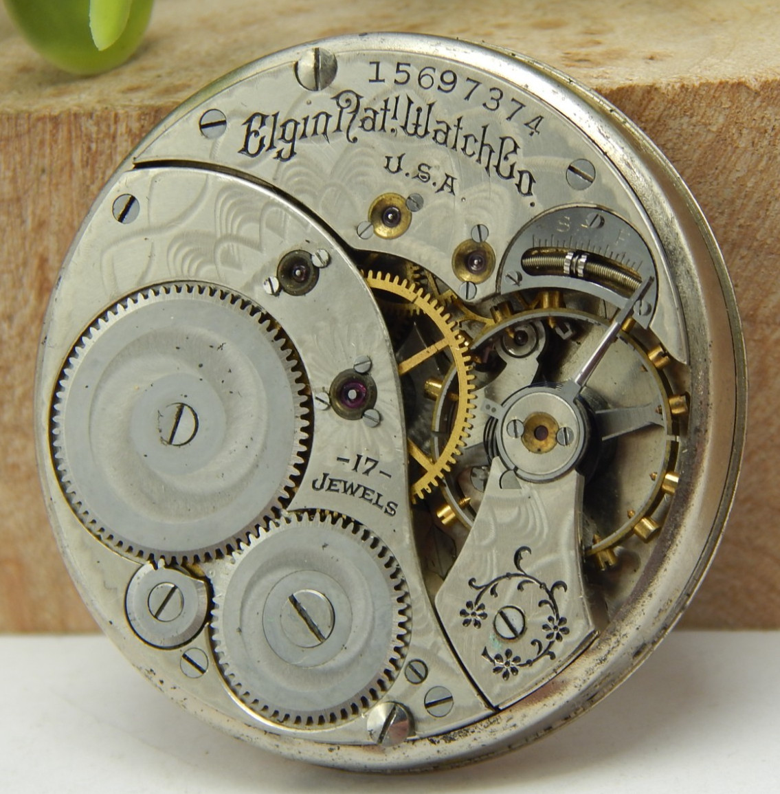 Antique 1911 Elgin 345 17 jewel 12s pocket watch movement with dial and hands