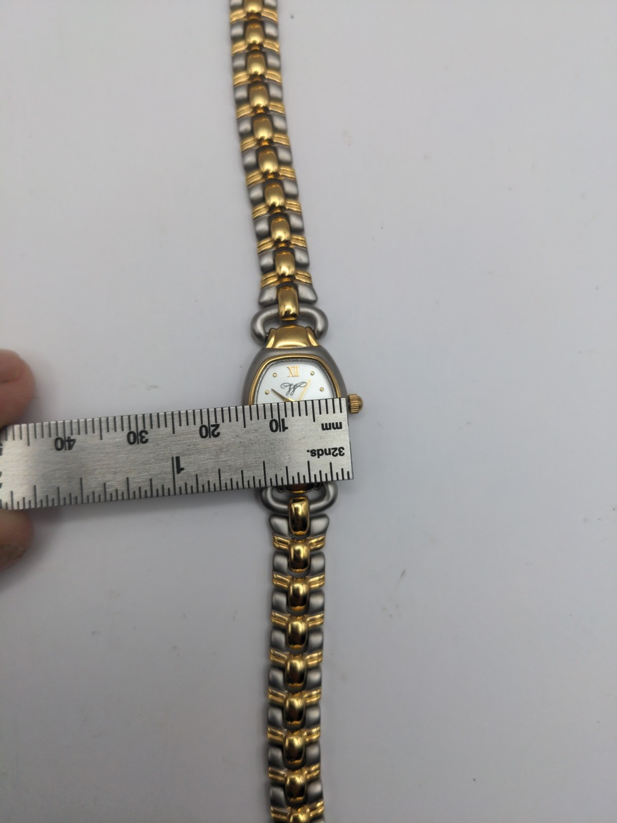 Worthington Watch Women Silver Gold Two Tone Round New Battery