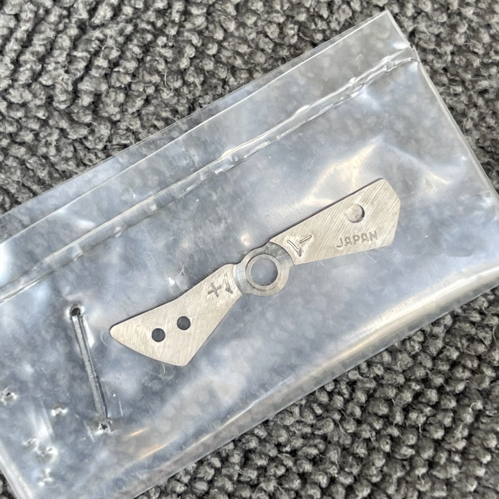 NOS GENUINE BALANCE COCK FOR SEIKO6138 CHRONOGRAPH Cal.6138B 6139A(17j) 6139B