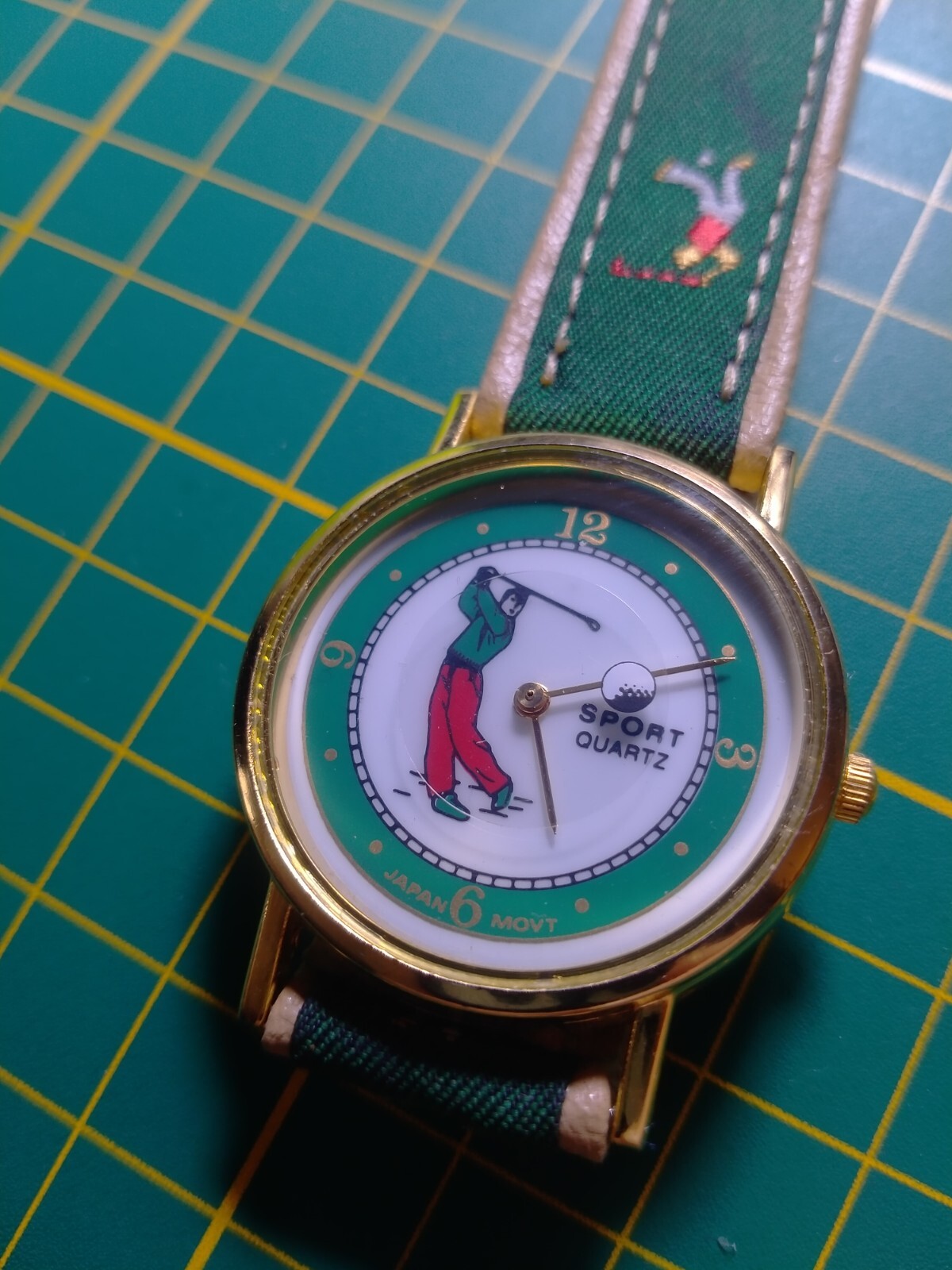 Seiko Hattori Shiojiri Y121E Quartz Watch movement Japan. Complete watch.