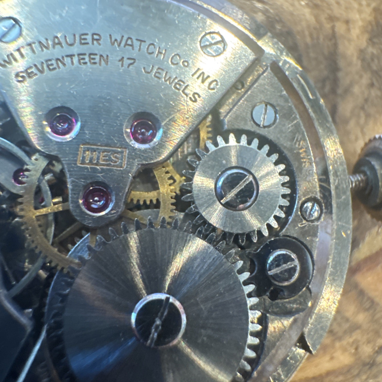 Vintage Wittnauer Manual Wind 17J 11ES Watch Movement W/Stem and Crown Runs