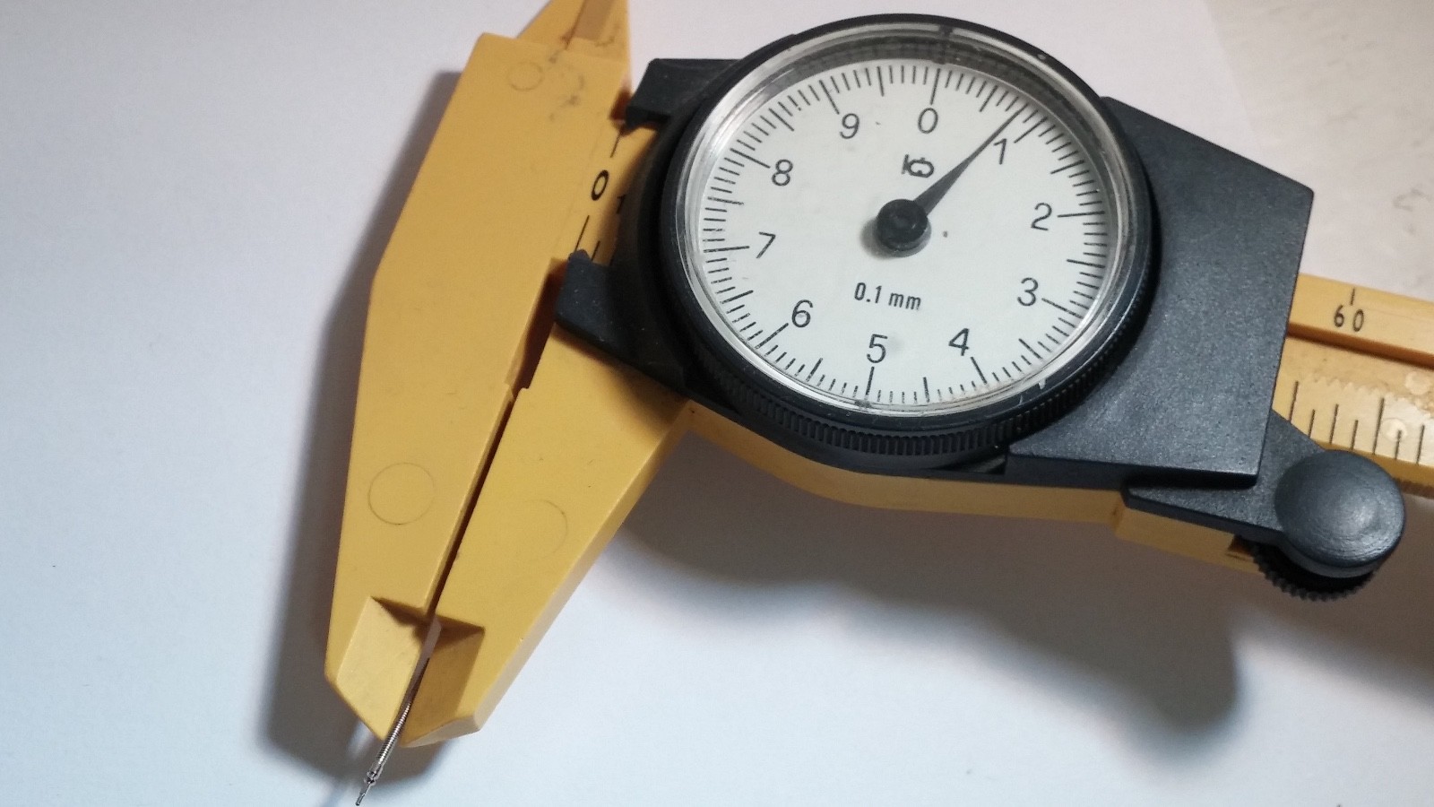 ETA E01.001 401 winding stem for watch repair, original tap 10 (0.90mm thread)