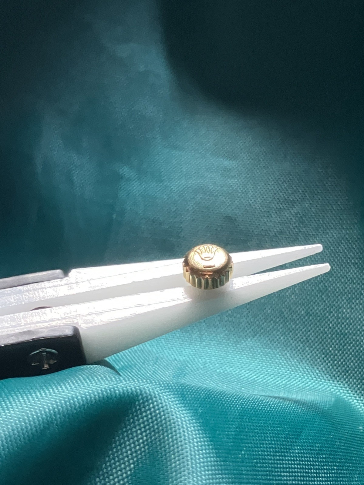 Genuine Rolex 18k Yellow Gold 5.3mm Crown. Preowned for 69173, 79178, 6917 etc