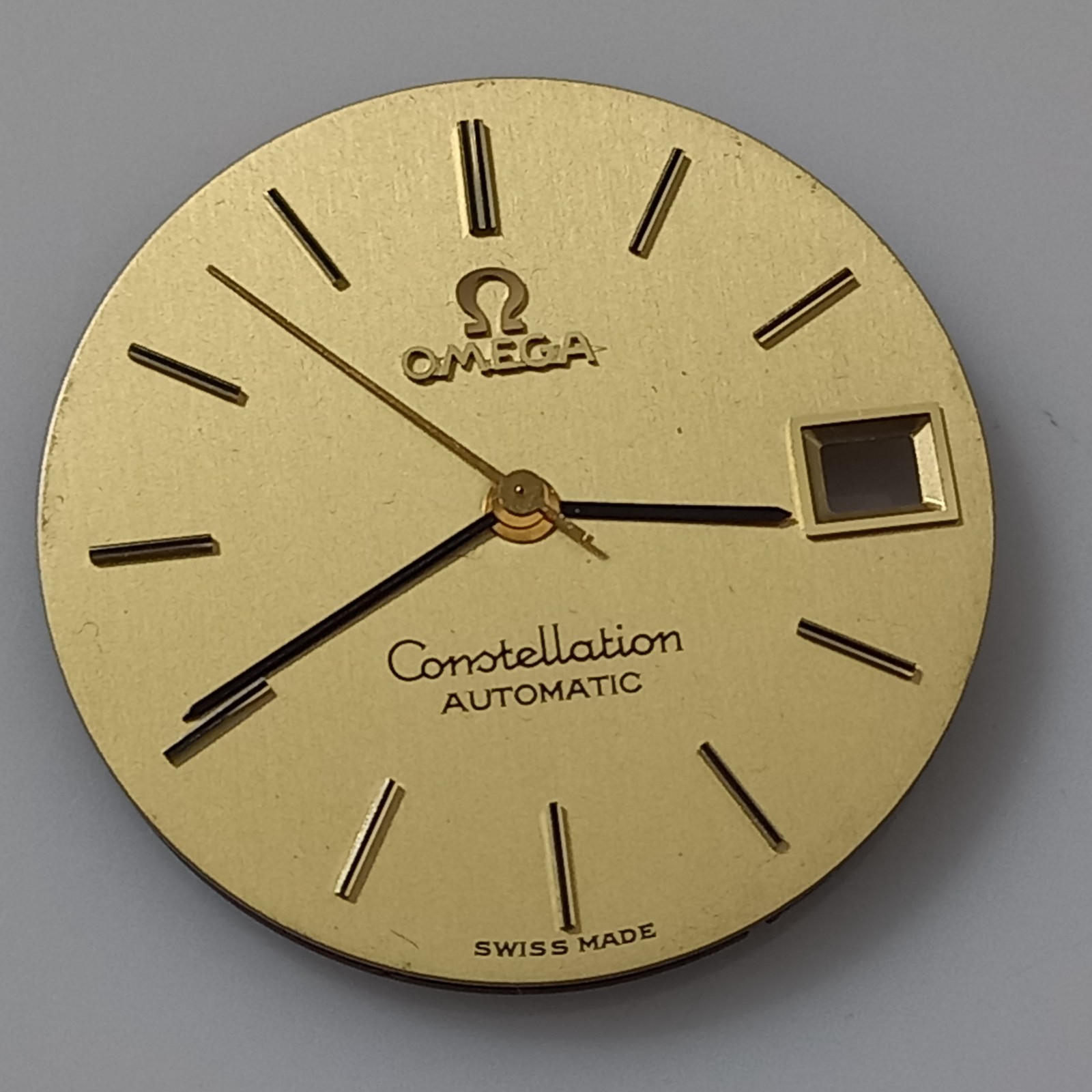 18K OMEGA CONSTELLATION DIAL + SET HANDS FOR CAL 1011 – 3.8 G 18K / 27.4 MM