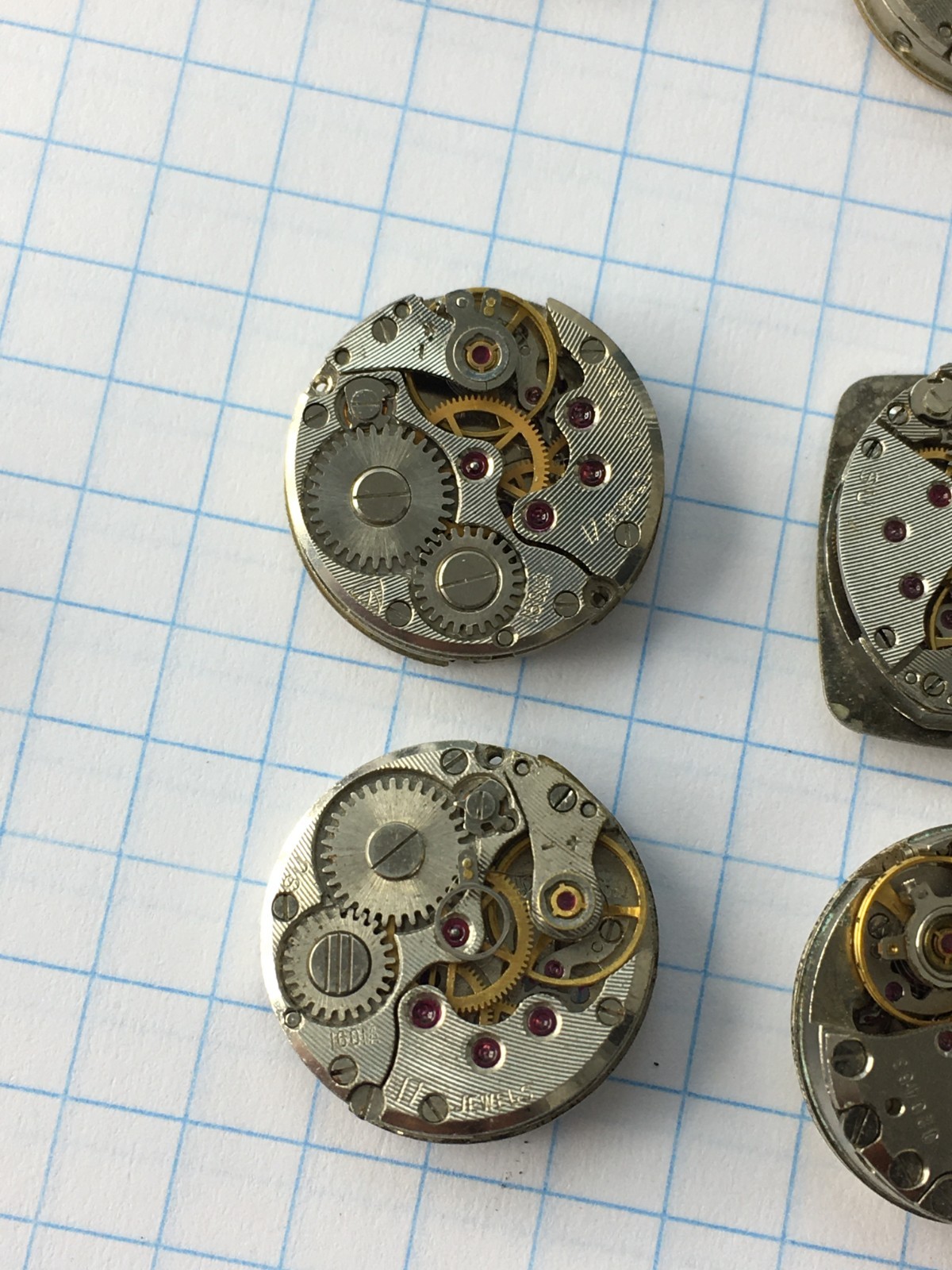 Lot of 20 Vintage Chaika (USSR) women’s wristwatch movements for parts