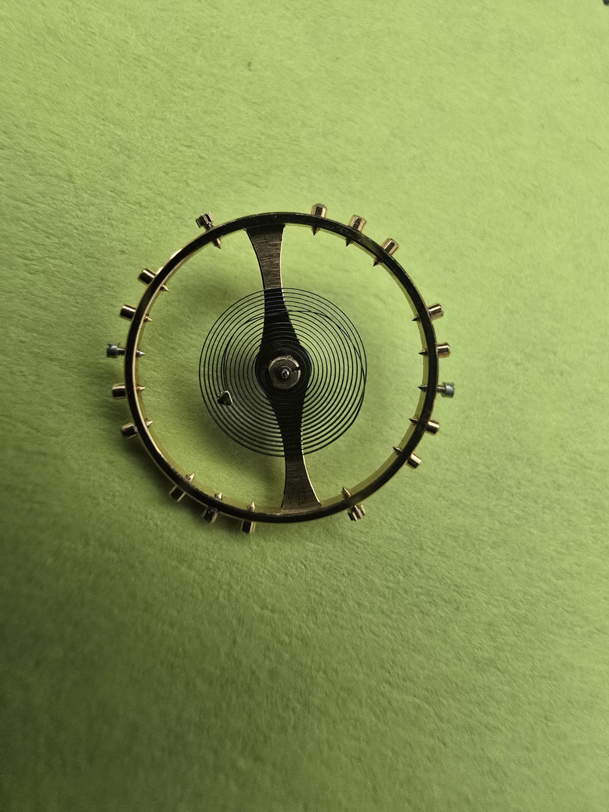 Rolex 1530 1520 1570 1556 8106 Balance Wheel Complete Blue Hairspring.