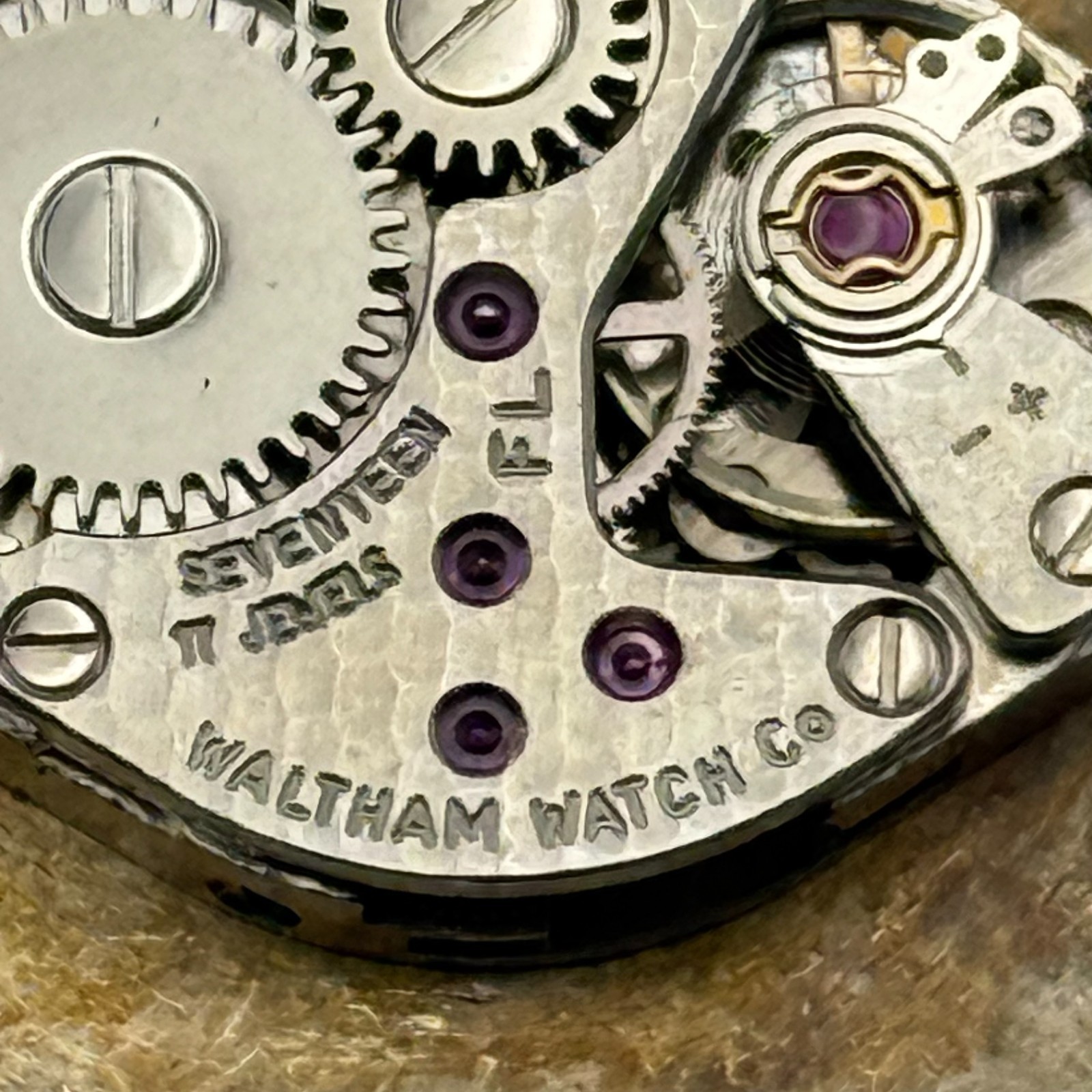 FHF 69-21 Watch Movement Waltham 17 Jewels Swiss Ladies Parts Repair 15.3mm