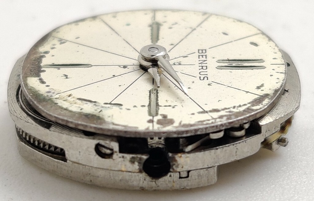 Vintage Benrus Model DZ25 17 Jewel watch movement running