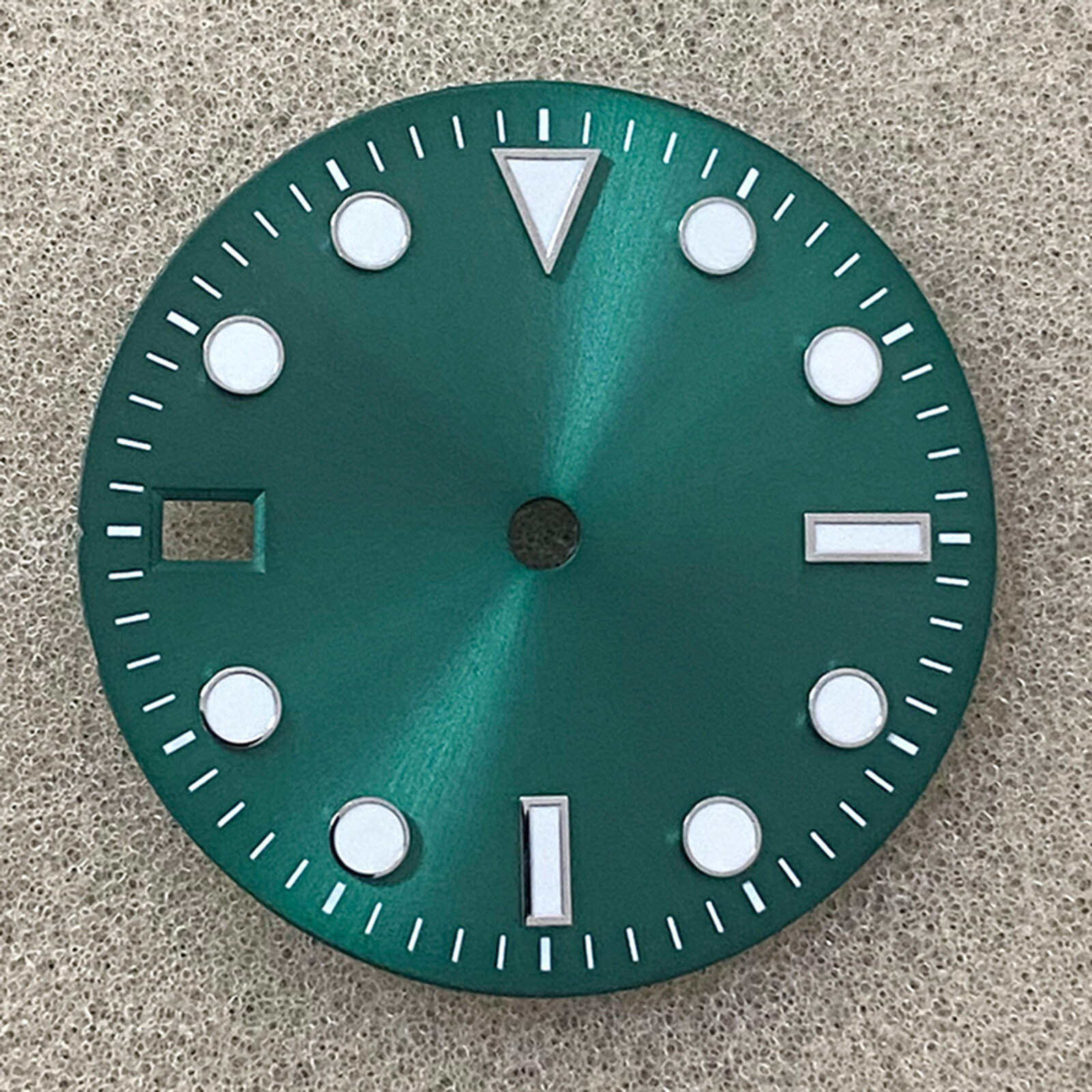 28.5mm Watch Dial 9 o’clock Calendar Dial Green Luminous for NH35 Movement