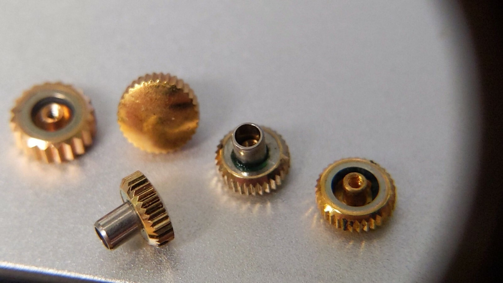 SUN CROWNS WHITE/YELLOW/ROSE: 5 Mixed crowns for 1 price (sizes 4.4mm, 4.5mm, 4.